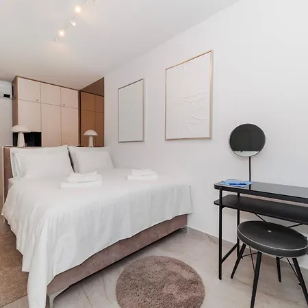 Apartment Stars Premium By Belmont Realty *