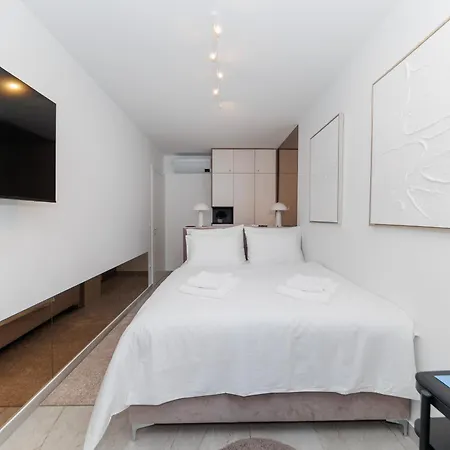 Apartment Stars Premium By Belmont Realty *