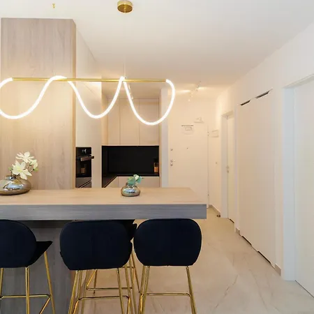 Stars Premium By Belmont Realty Apartment *