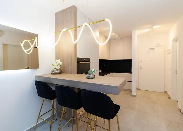 Stars Premium By Belmont Realty *