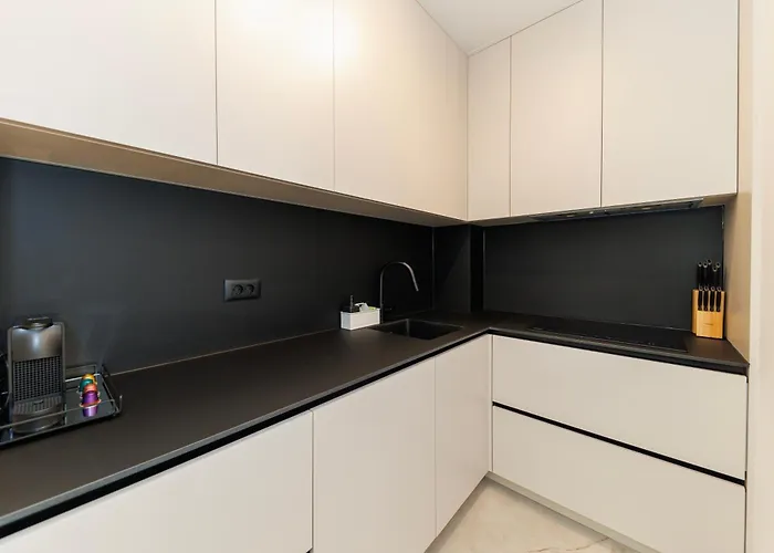 Stars Premium By Belmont Realty *